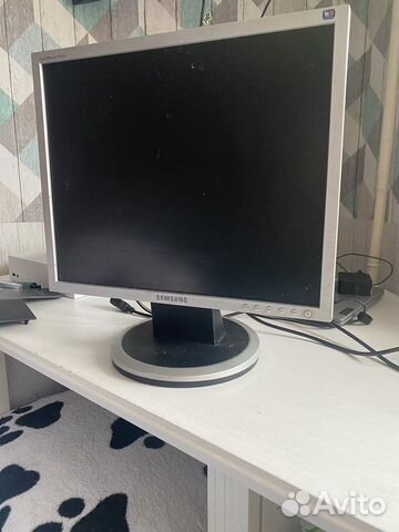 Монитор Samsung
