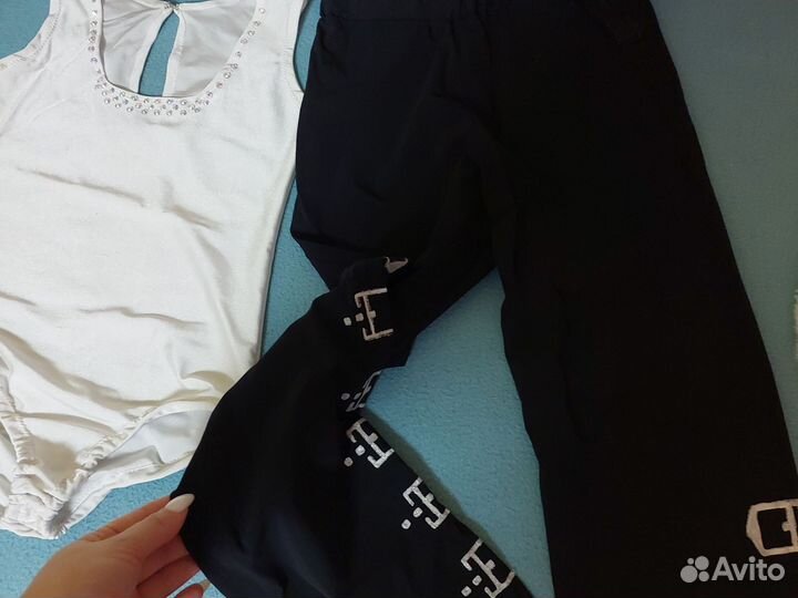 Костюм для выступлений по фигурному катанию