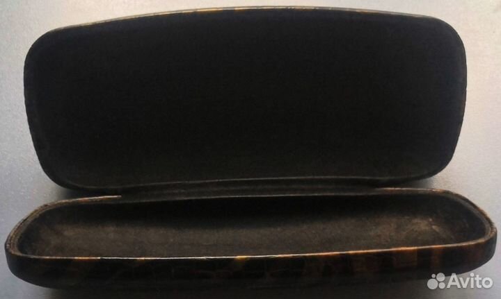Футляры для очков