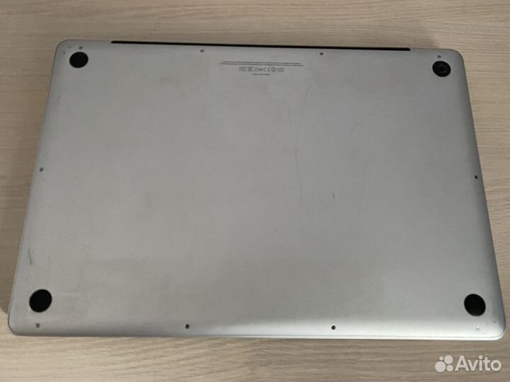 Apple macbook pro 17 2011