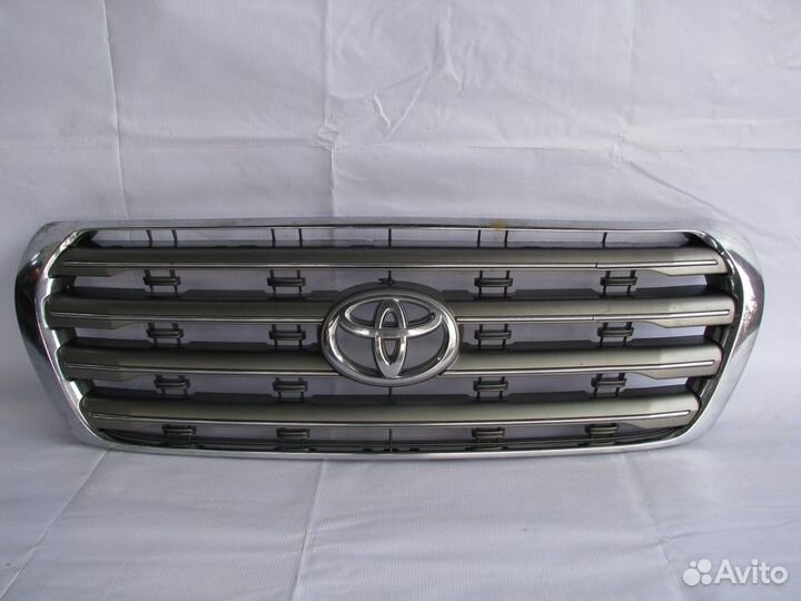 Toyota Land Cruiser 200 решетка радиатора 2007+