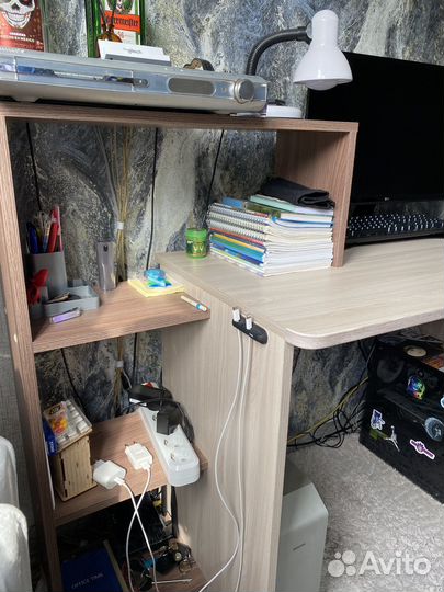 Компьютерный стол