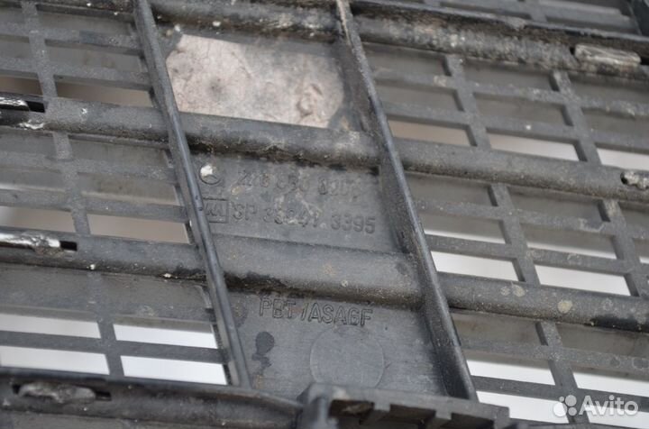 Решетка капота Mercedes