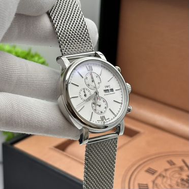 Часы IWC на миланском браслете