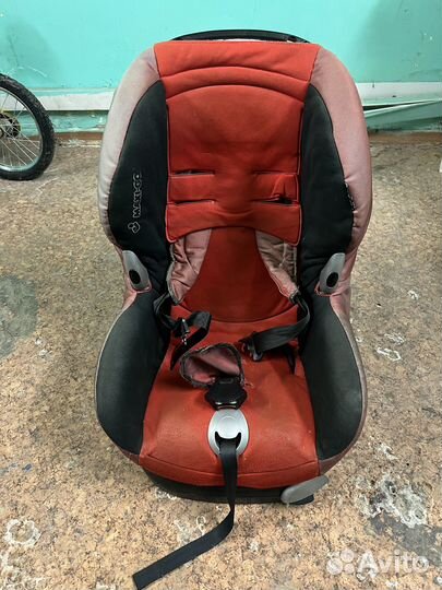 Автомобильное кресло maxi cosi