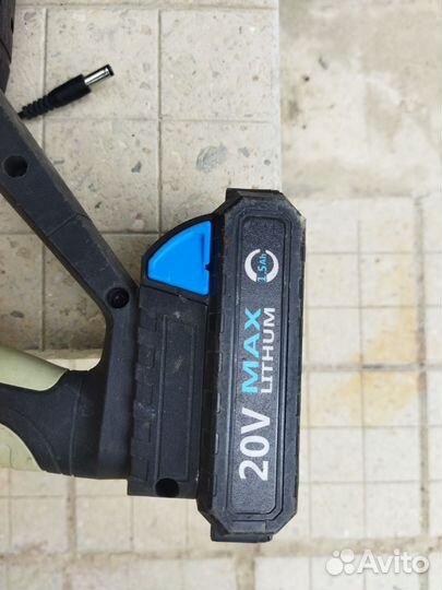 Пила сабельная аккумуляторная