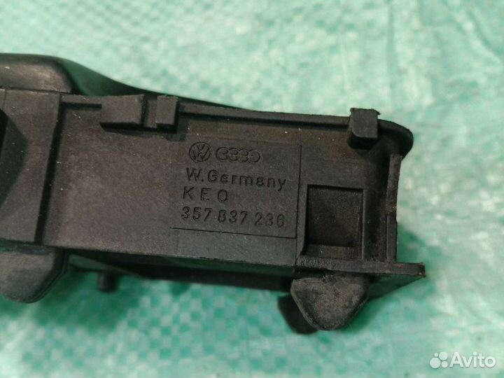 Ручка передняя правая Volkswagen Passat B3