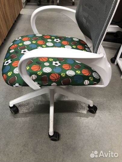 Кресло офисное ирис wheit Kigs