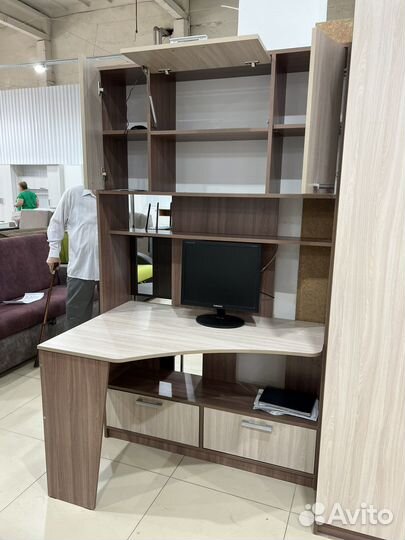 Компьютерный стол