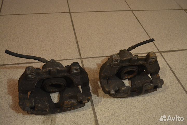 Скобы суппортов на 308мм торм диск