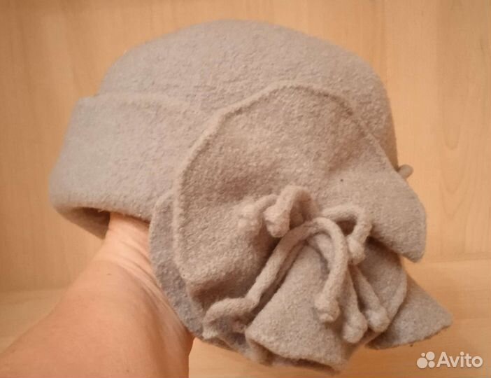 Стильная шляпка из плотной варёной шерсти