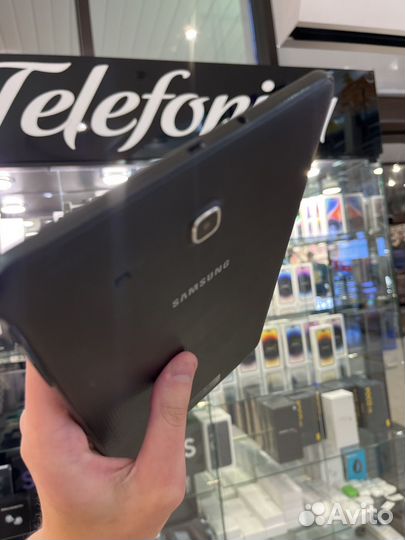 Samsung Galaxy Tab SM-T561