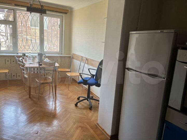 2-к. квартира, 60 м², 2/5 эт.