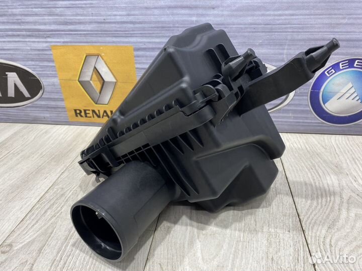 Корпус воздушного фильтра Nissan X-trail T32