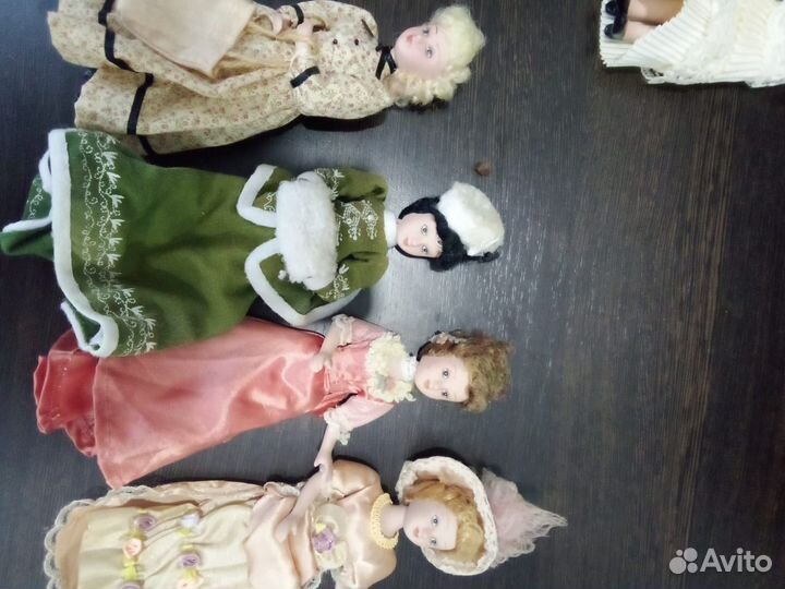 Куклы фарфоровые