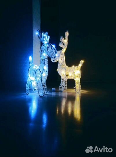 Новогодний праздничный олень / подарки / праздник