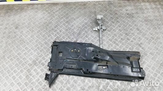 Стеклоподъемник передний правый mercedes benz vito