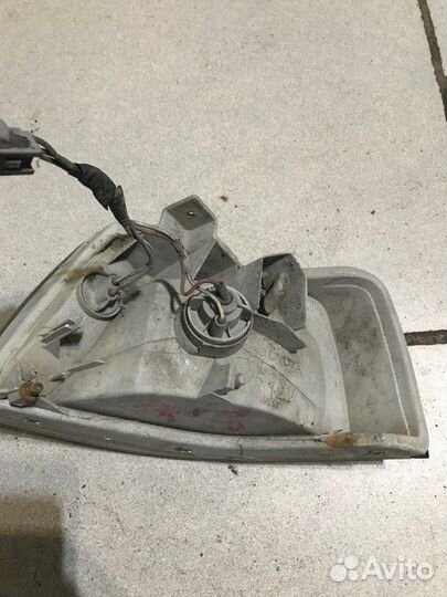 Габарит передний правый Toyota Vista CV40 3CFE