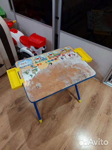 Детский столик