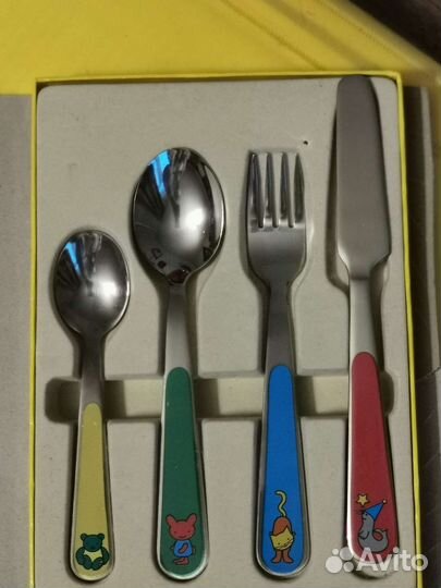 Детский набор столовых приборов новый. Эмаль