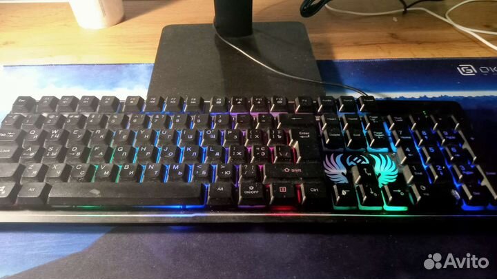 Игровая клавиатура и мышь