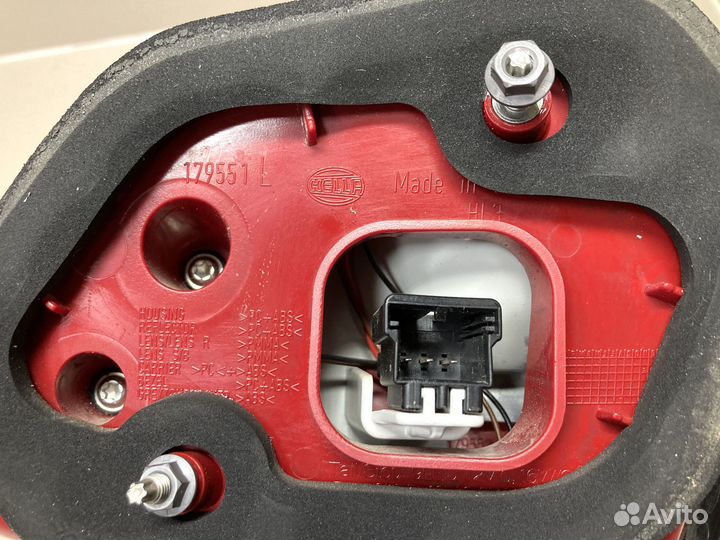 Фонарь задний внутренний левый VW Passat B7