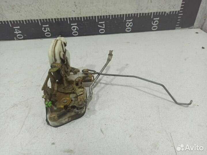 Замок двери задней правой