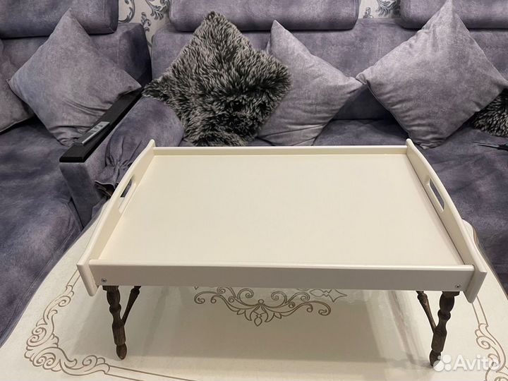 Поднос на ножках