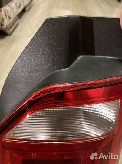 Продается задний правый фонарь