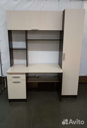 Стол компьютерный