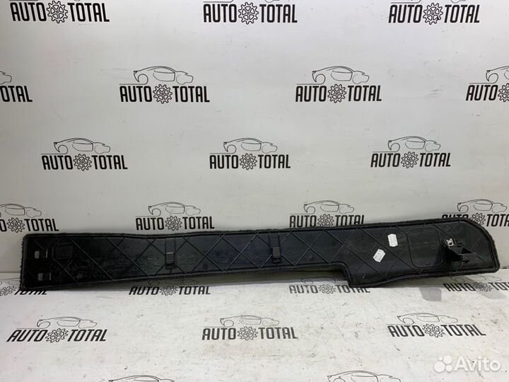 Обшивка салона правая Bmw 745 E65 N62B44 2004