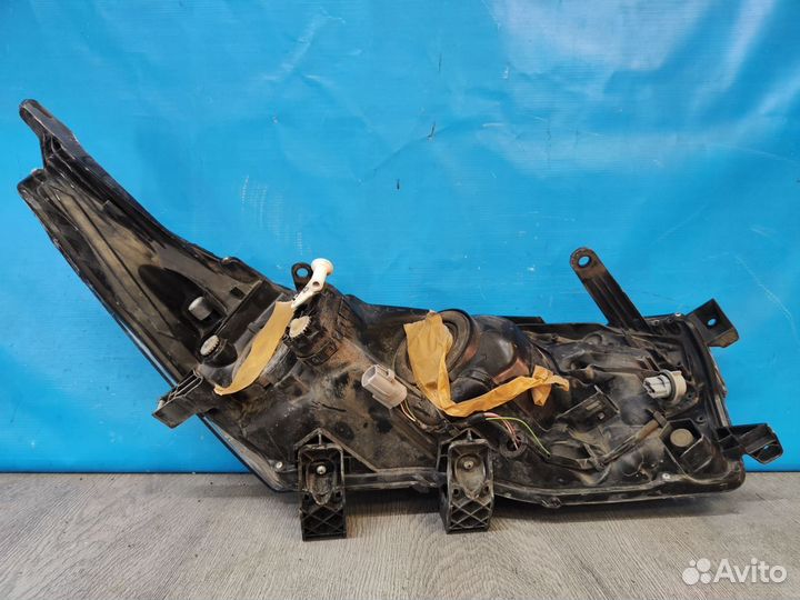 Фара левая Toyota Corolla 11 Е180 2013