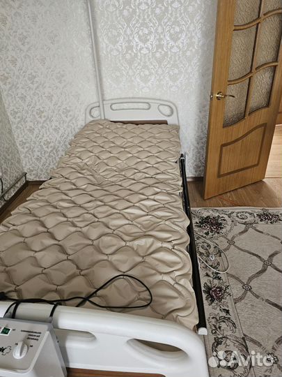 Медицинская кровать для лежачих больных