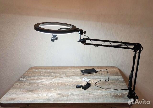 Настольная кольцевая лампа