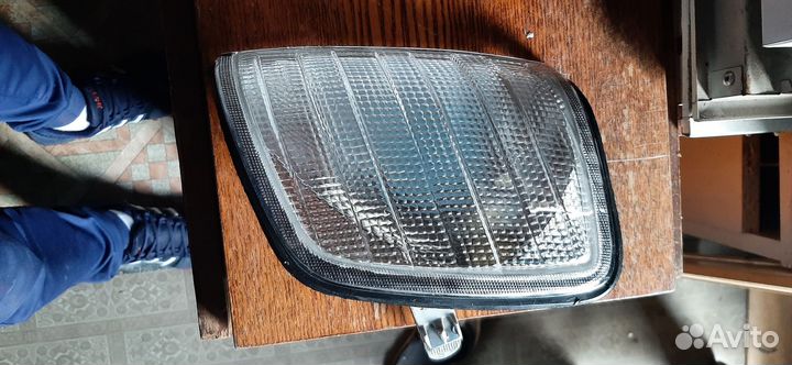 Поворотник на mercedes w124