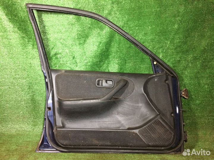 Дверь передняя левая Nissan Avenir W10 Синяя царап