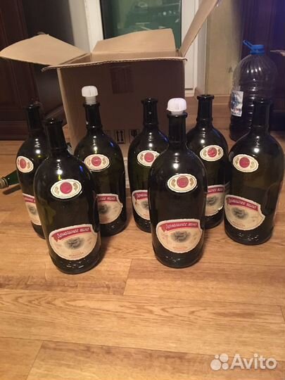 Бутылки стеклянные и бугельные