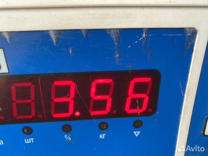 Стекло двери передней правой Toyota Avensis