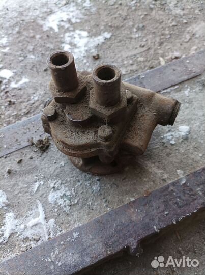 Насос маслозакачивающий ямз-240 240-1021012