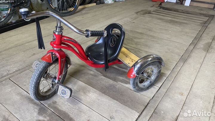 Детский трехколесный велосипед