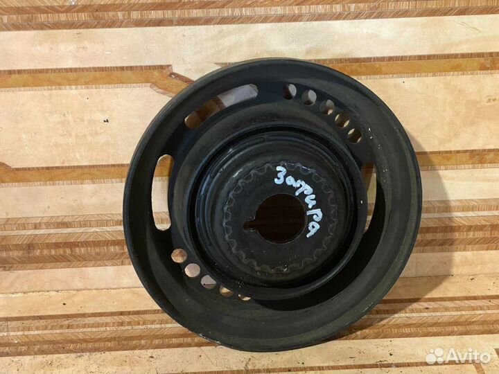 Шкив коленвала Opel Zafira B