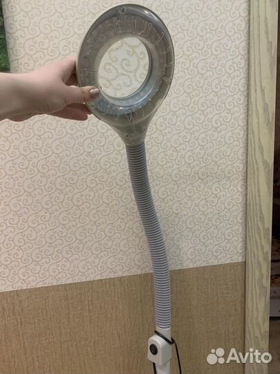 Косметологическая лампа лупа напольная