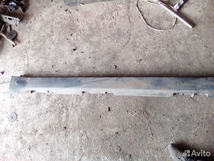 Правая накладка порога на Джили Эмгранд Х 7