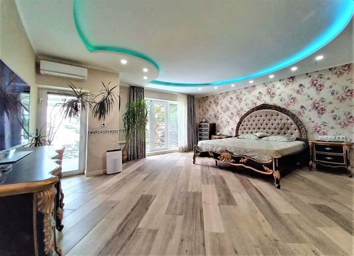 Дом 245 м² на участке 25 сот.