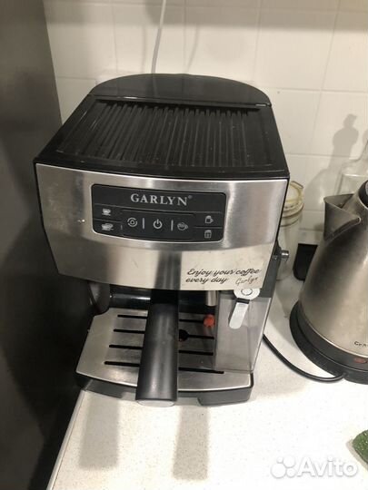 Кофеварка рожковая polaris