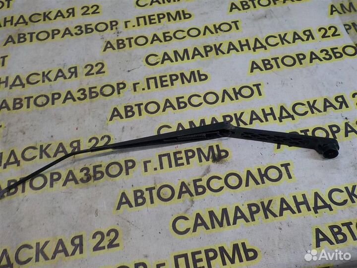 Поводок стеклоочистителя передний правый Subaru I