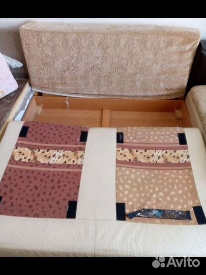 Кожаный угловой диван бу