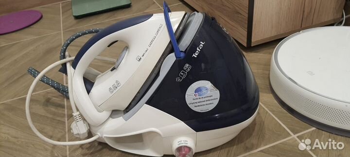 Утюг с парогенератором Tefal