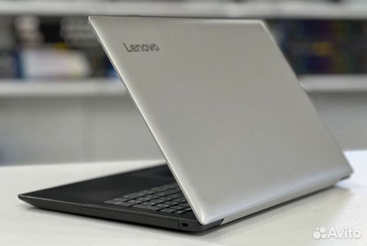 Шустрый ноутбук Lenovo I3-8130U SSD-120Gb