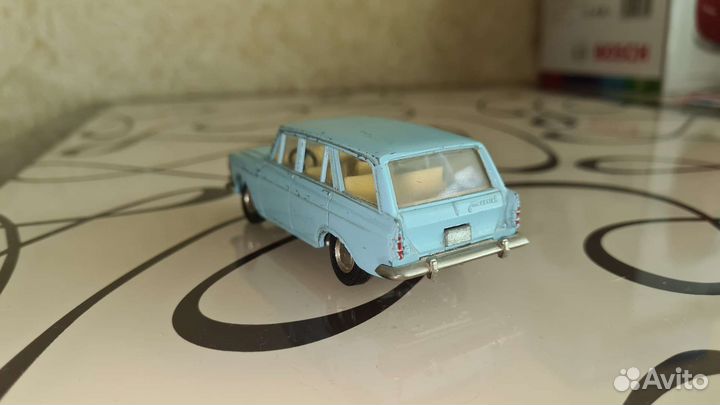 Модель 1:43 Москвич-427